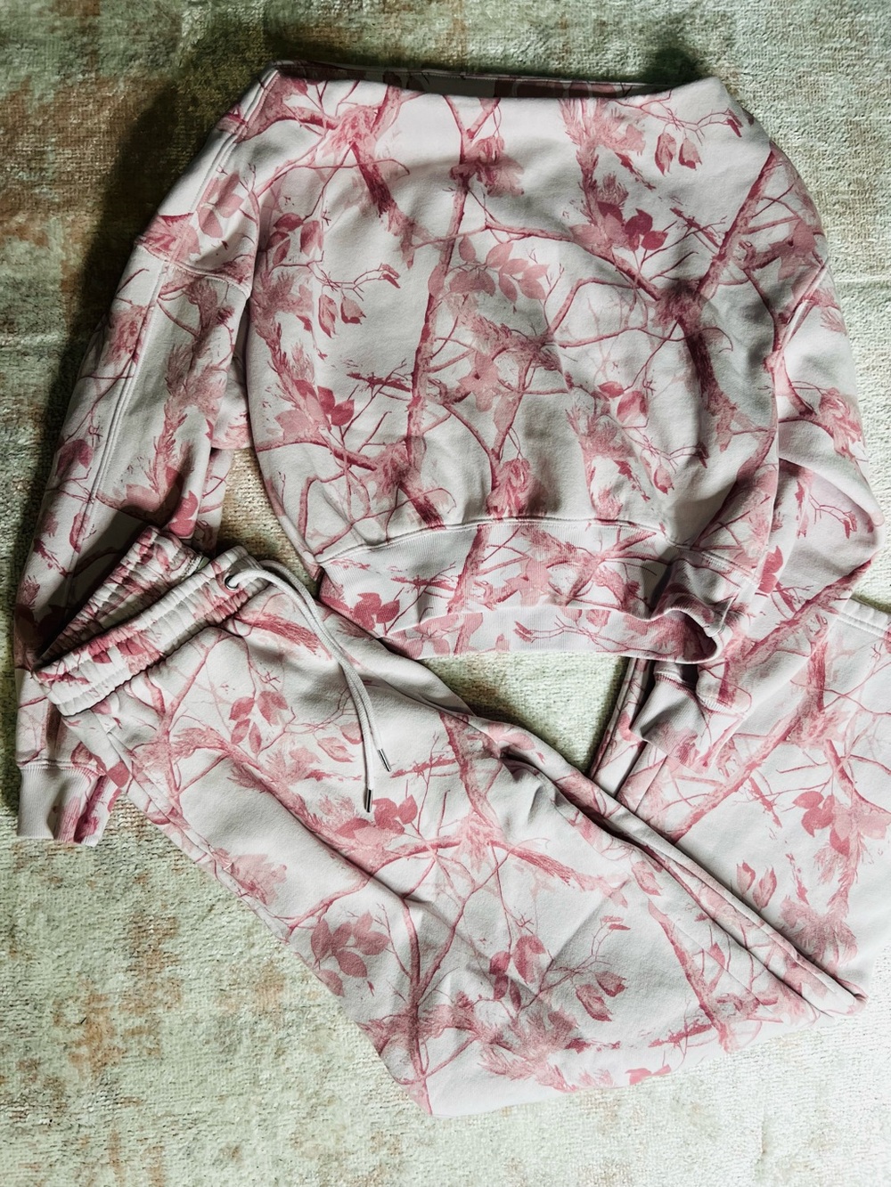 Abercrombie & Fitch Pink Camo Pink Cropped Sweatshirt and Joggers Set Small
